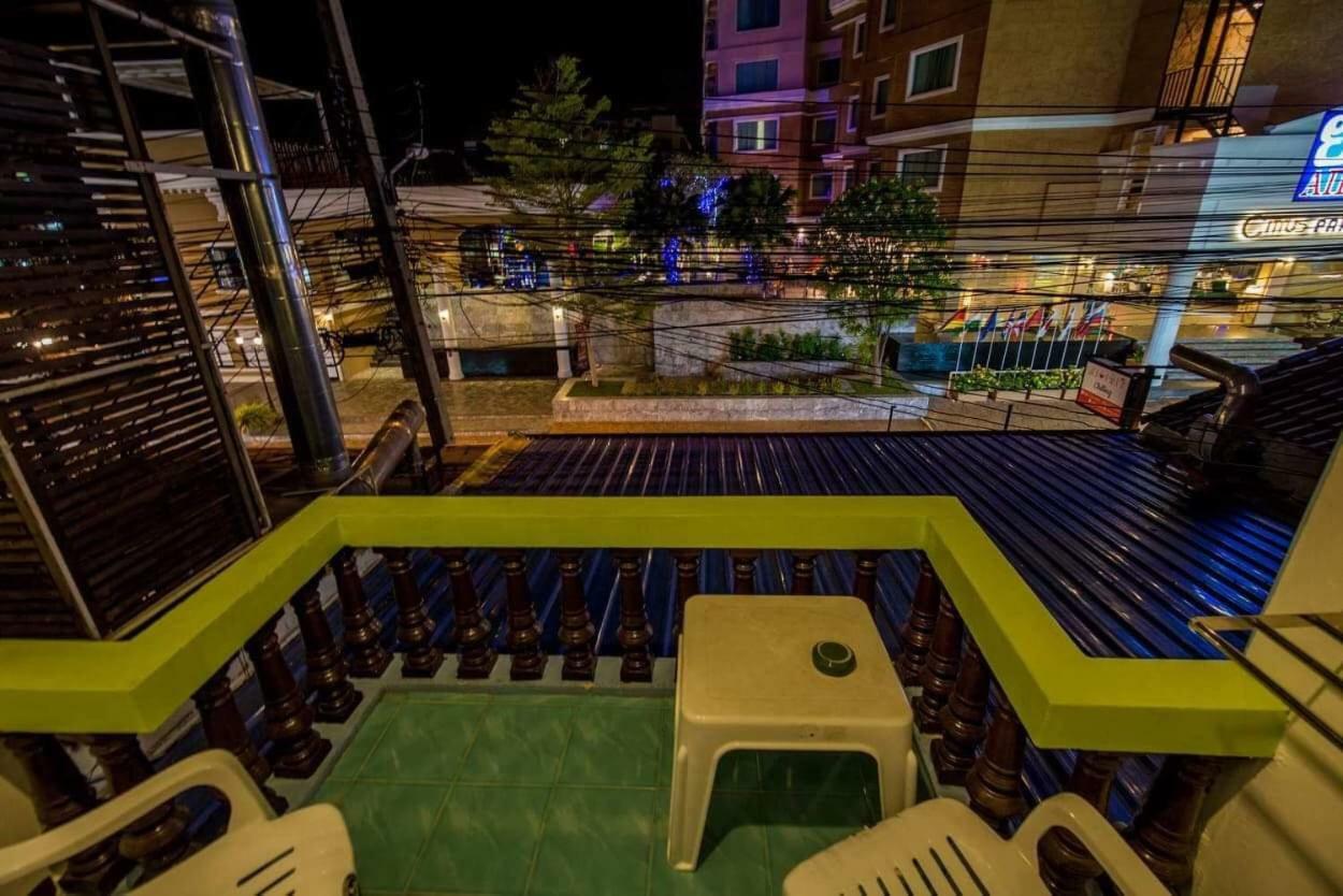 Nong Guest House Pattaya Exteriör bild